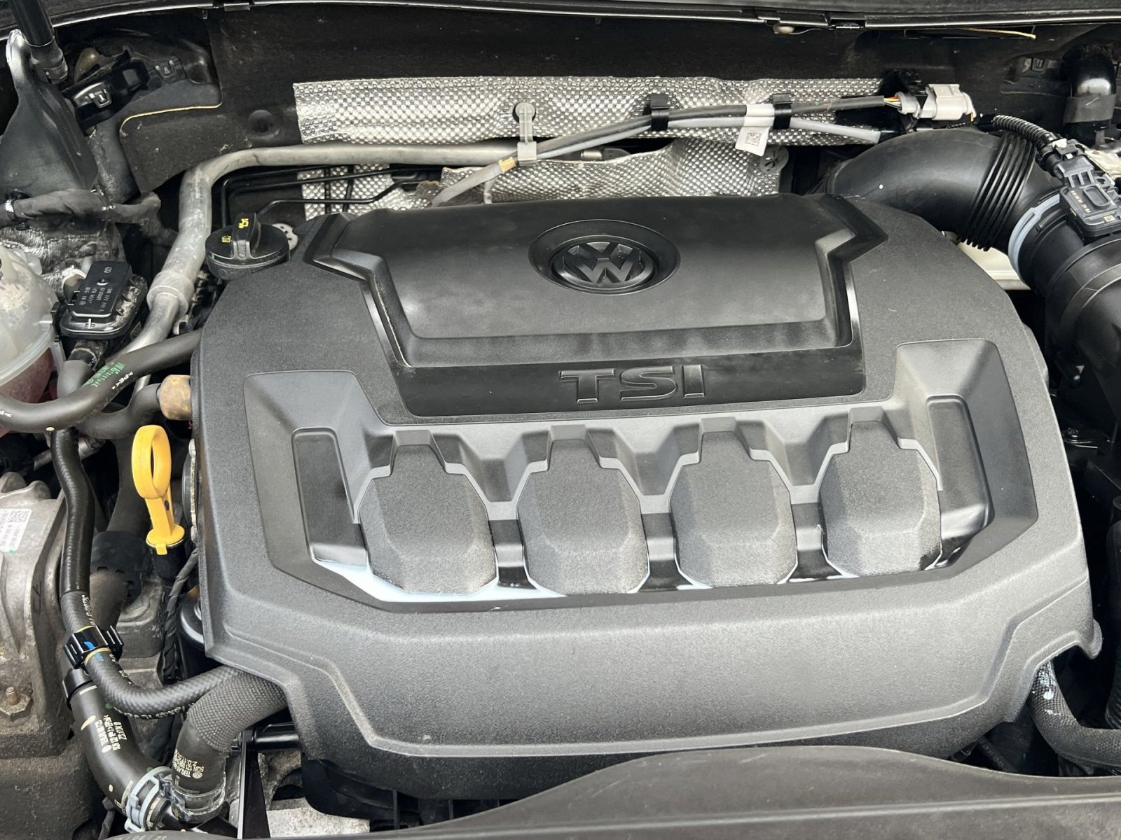 Used 2022 Volkswagen Tiguan SE w/ Panoramic Sunroof Package image 28