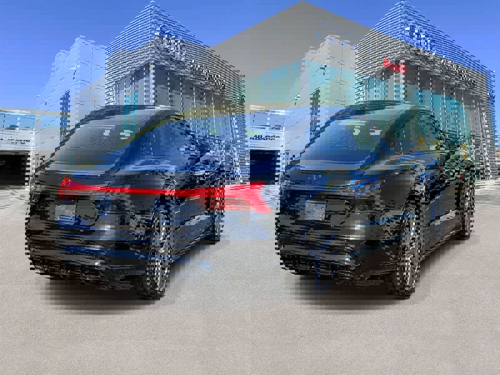 Used 2022 Audi e-tron GT Prestige w/ Prestige Package image 4