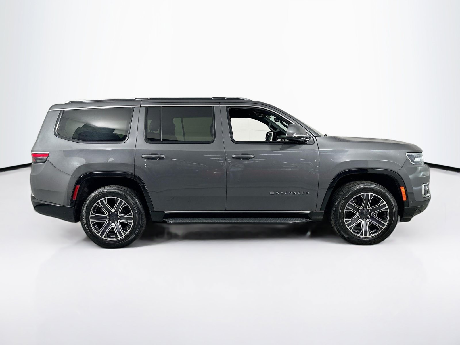 Used 2022 Jeep Wagoneer Series III w/ Flexible Seating Group RWD image 4