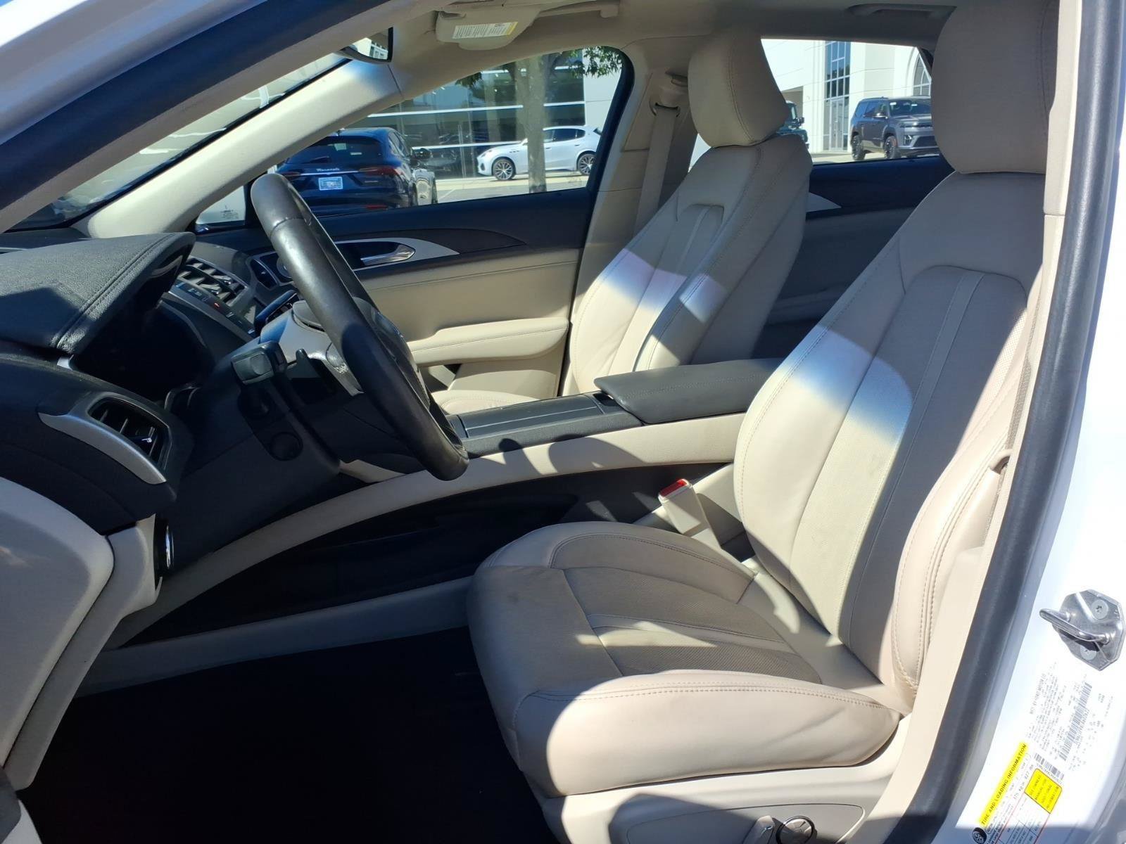 Used 2020 Lincoln MKZ Reserve w/ Luxury Package FWD image 18