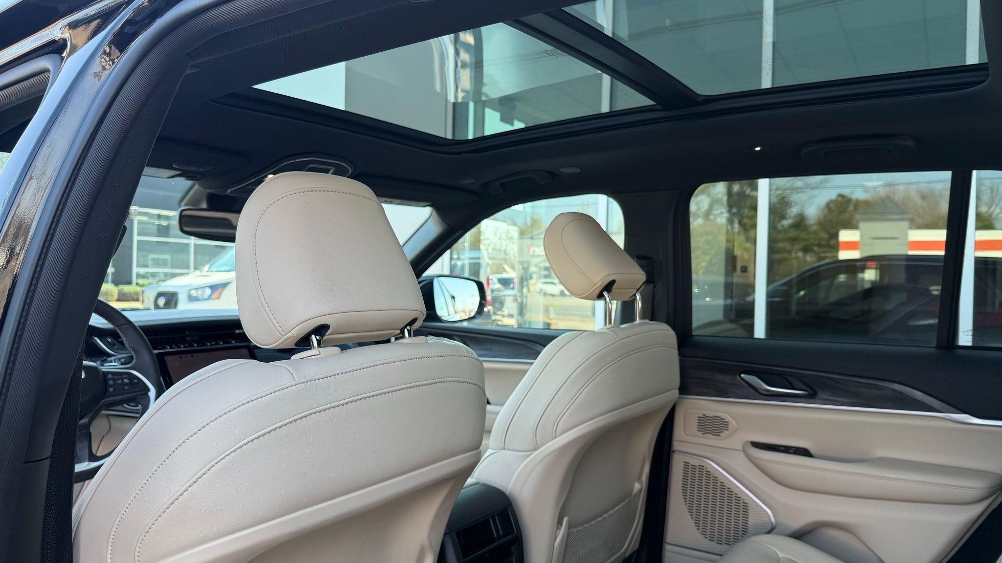 Used 2023 Jeep Grand Cherokee 4WD 4xe image 38