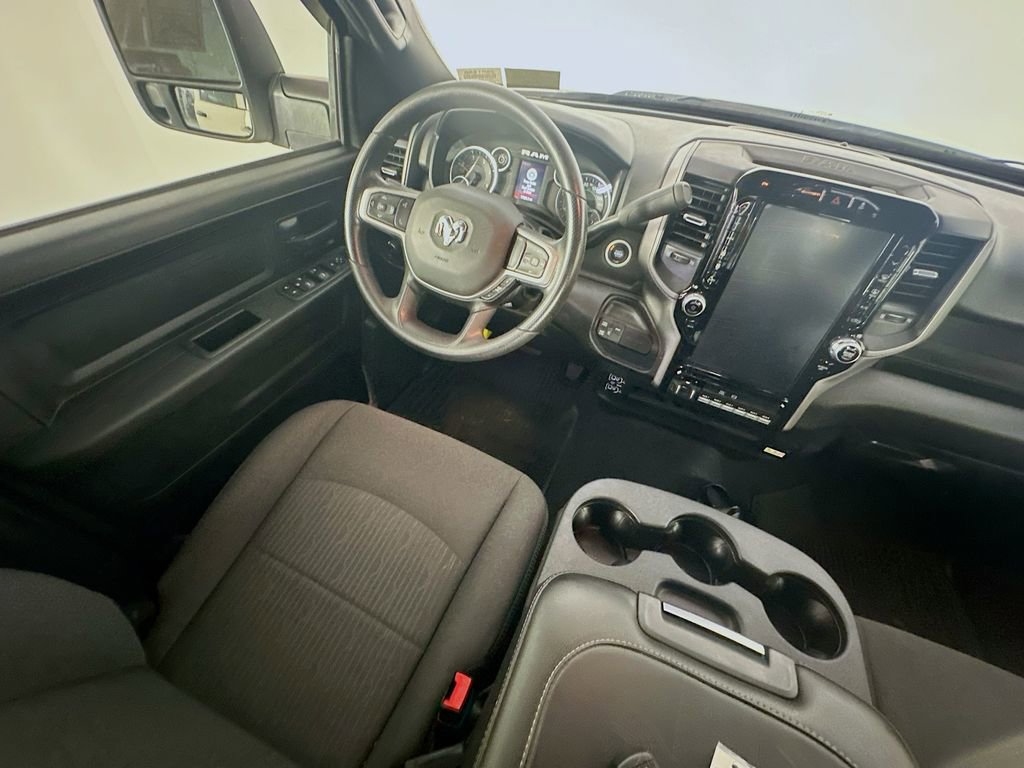 Used 2024 RAM 3500 Tradesman w/ Chrome Appearance Group image 9