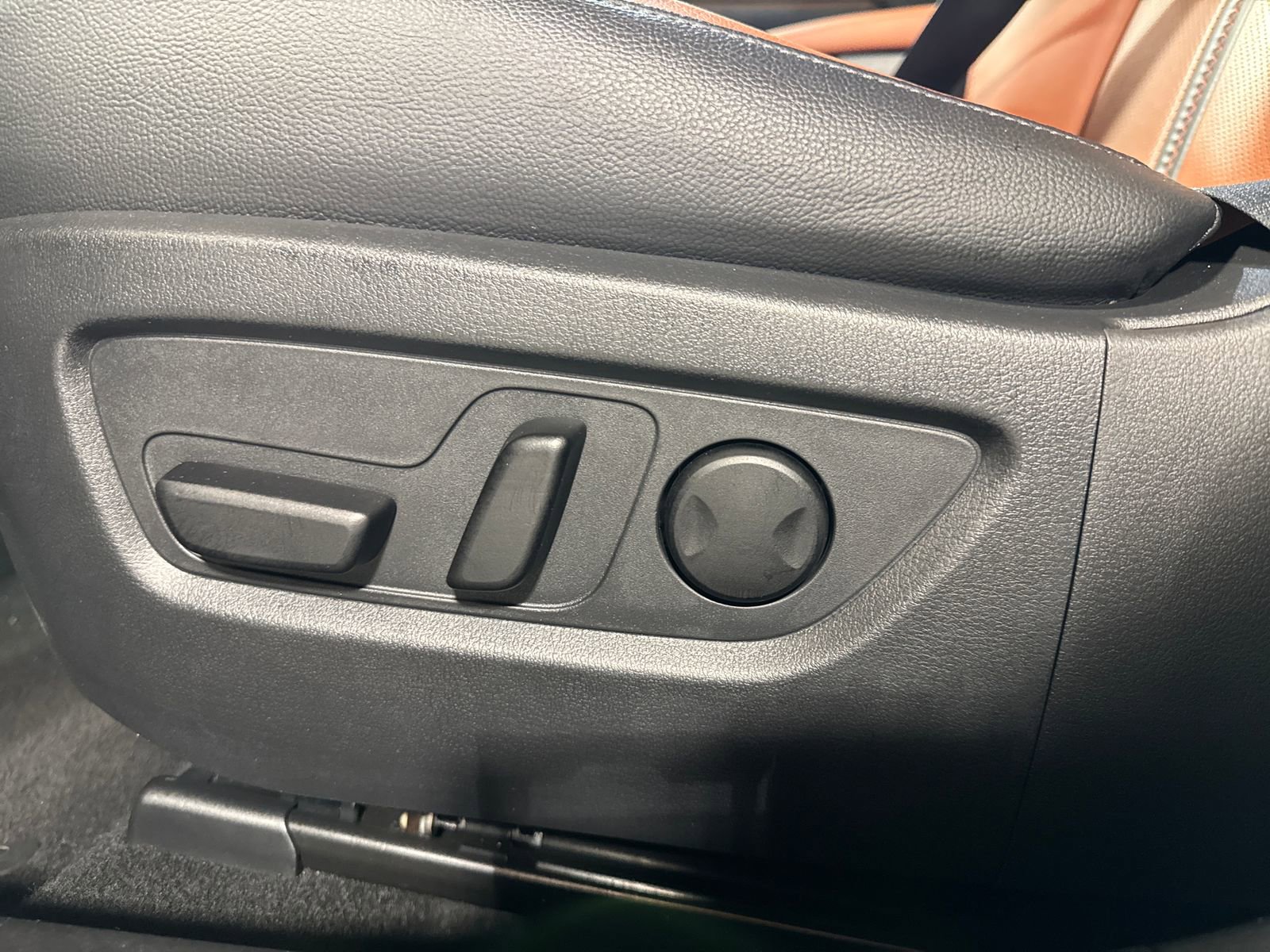 Used 2023 MAZDA CX-50 Meridian Edition image 17