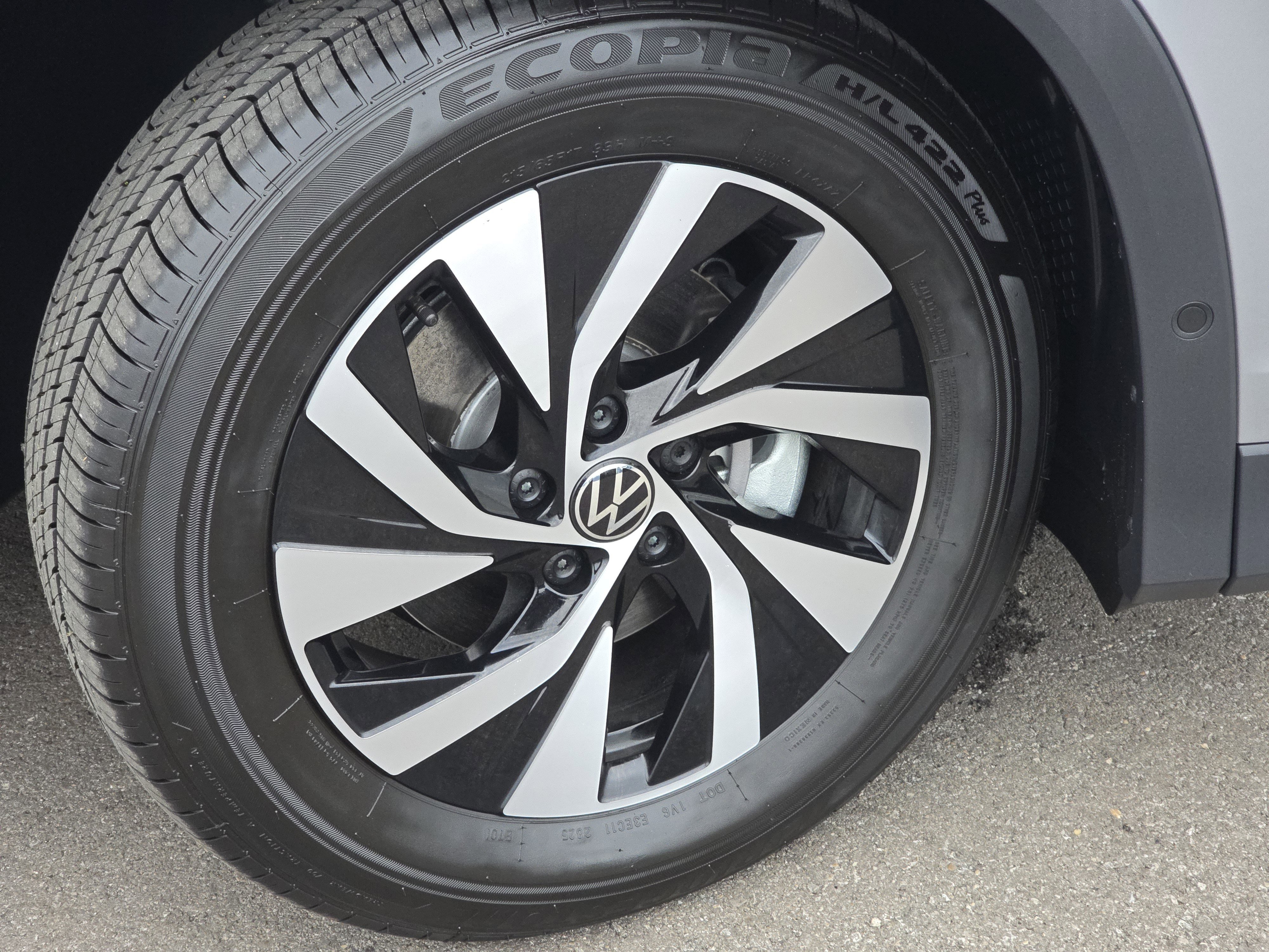 New 2025 Volkswagen Tiguan S image 12