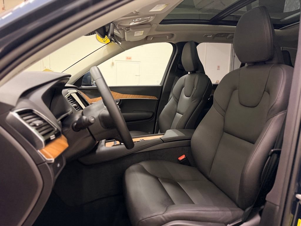 Used 2025 Volvo XC90 B6 Plus w/ Protection Package AWD/4WD image 12