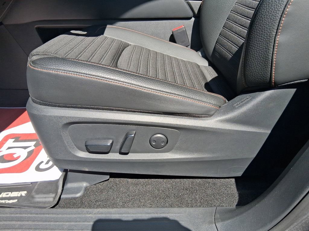 Used 2025 Nissan Pathfinder Rock Creek image 13
