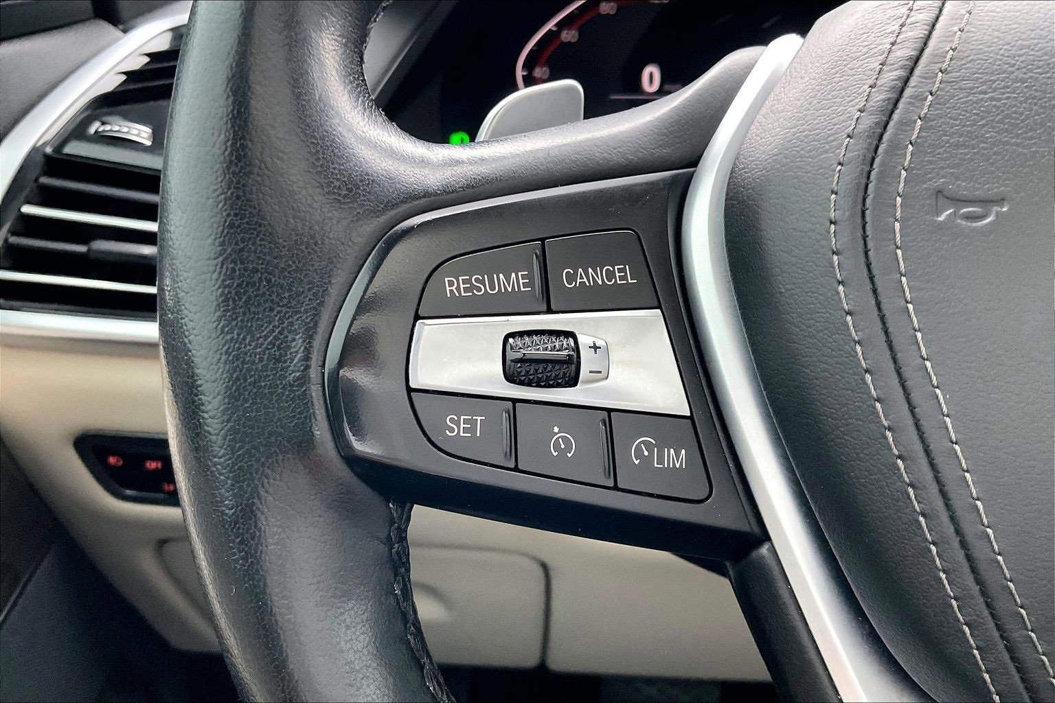 Used 2020 BMW X5 xDrive40i w/ Premium Package image 10