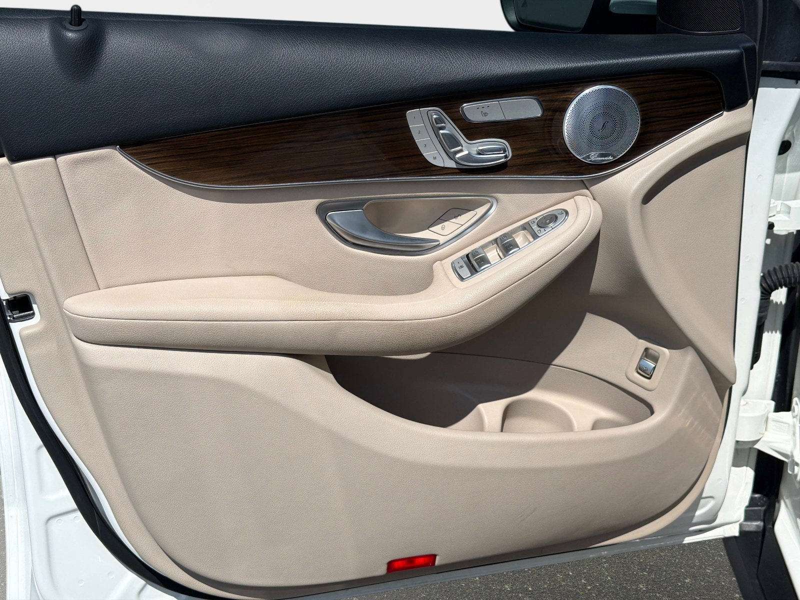 Used 2021 Mercedes-Benz GLC 300 image 16