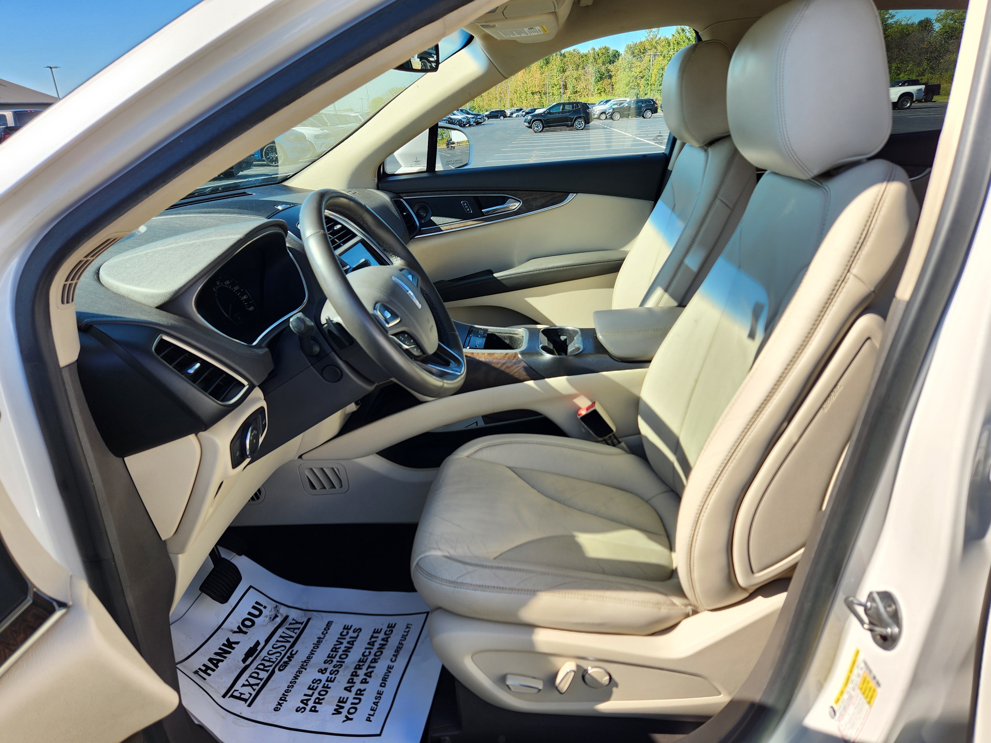 Used 2016 Lincoln MKX Select w/ Select Plus Package FWD image 12