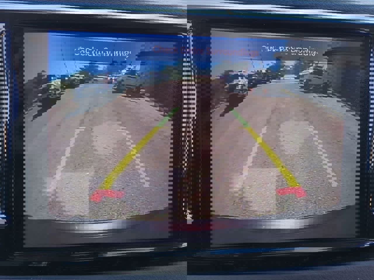 Used 2023 Chrysler Pacifica Touring-L image 28