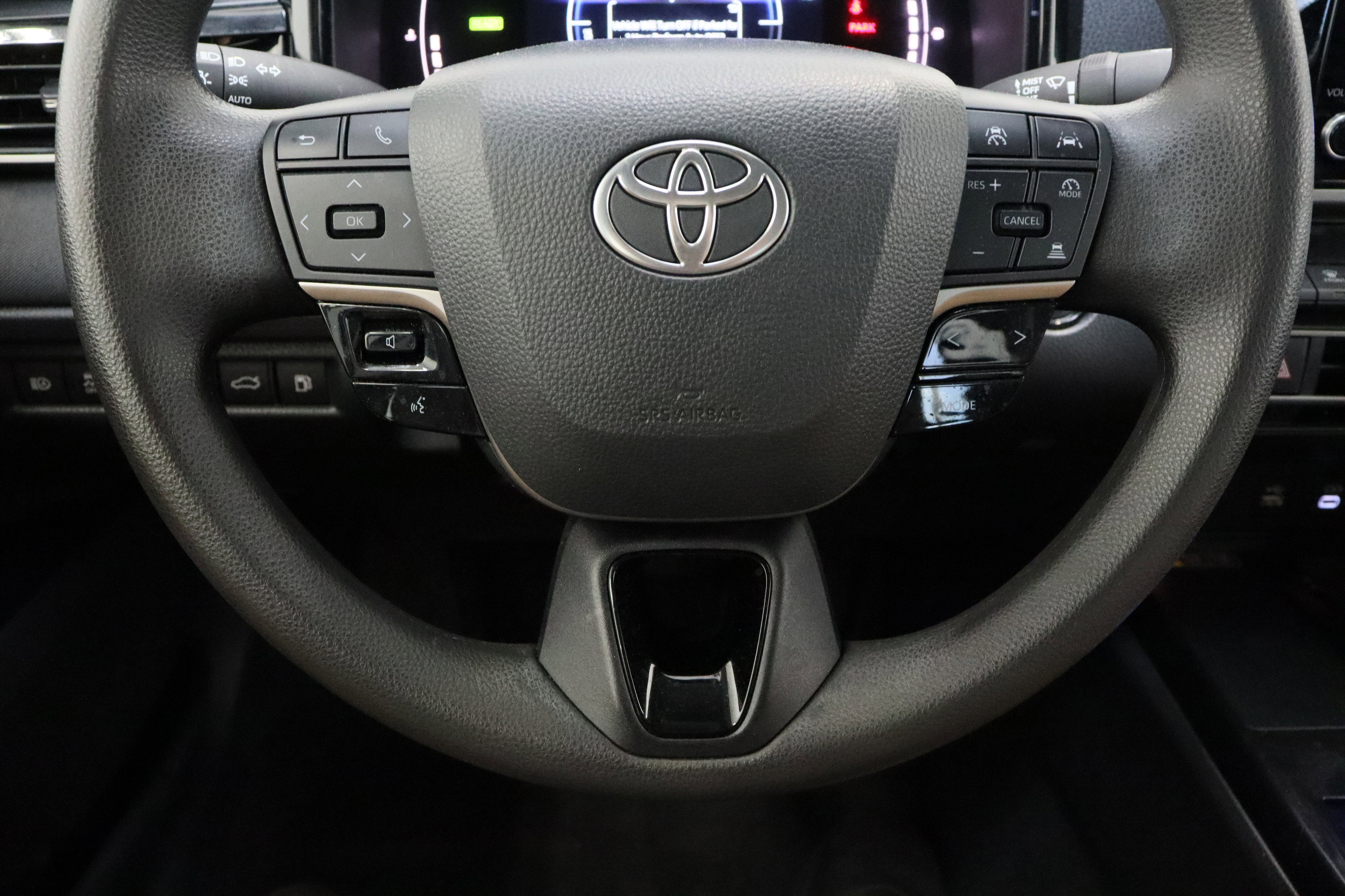 Used 2025 Toyota Camry LE FWD image 23