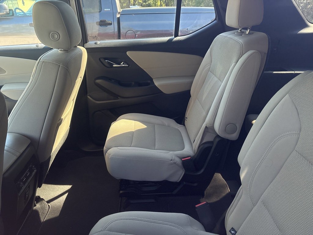 Used 2023 Chevrolet Traverse LT image 10