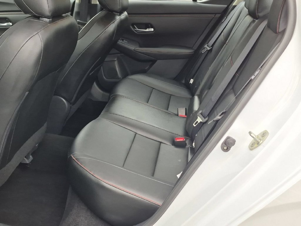 Used 2025 Nissan Sentra SR w/ SR Premium Package FWD image 28