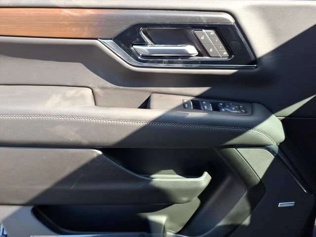 New 2026 GMC Yukon XL Denali w/ Denali Reserve Package image 16