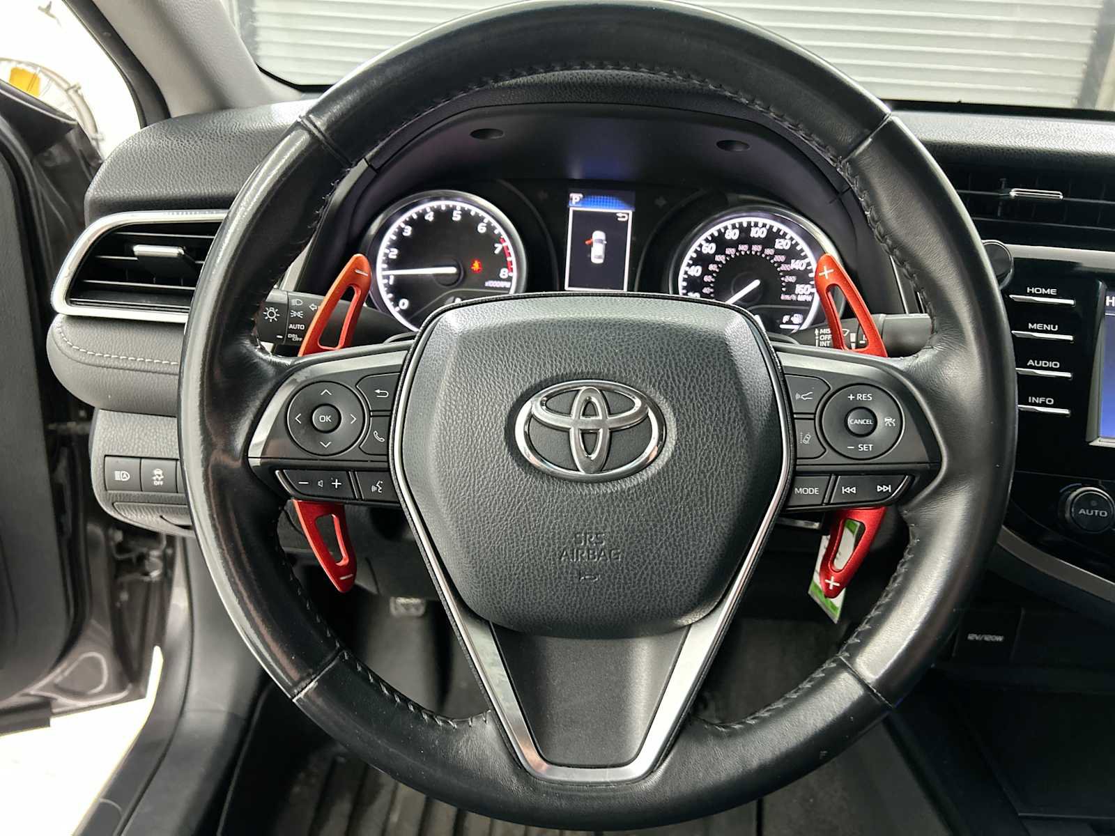 Used 2018 Toyota Camry SE image 11