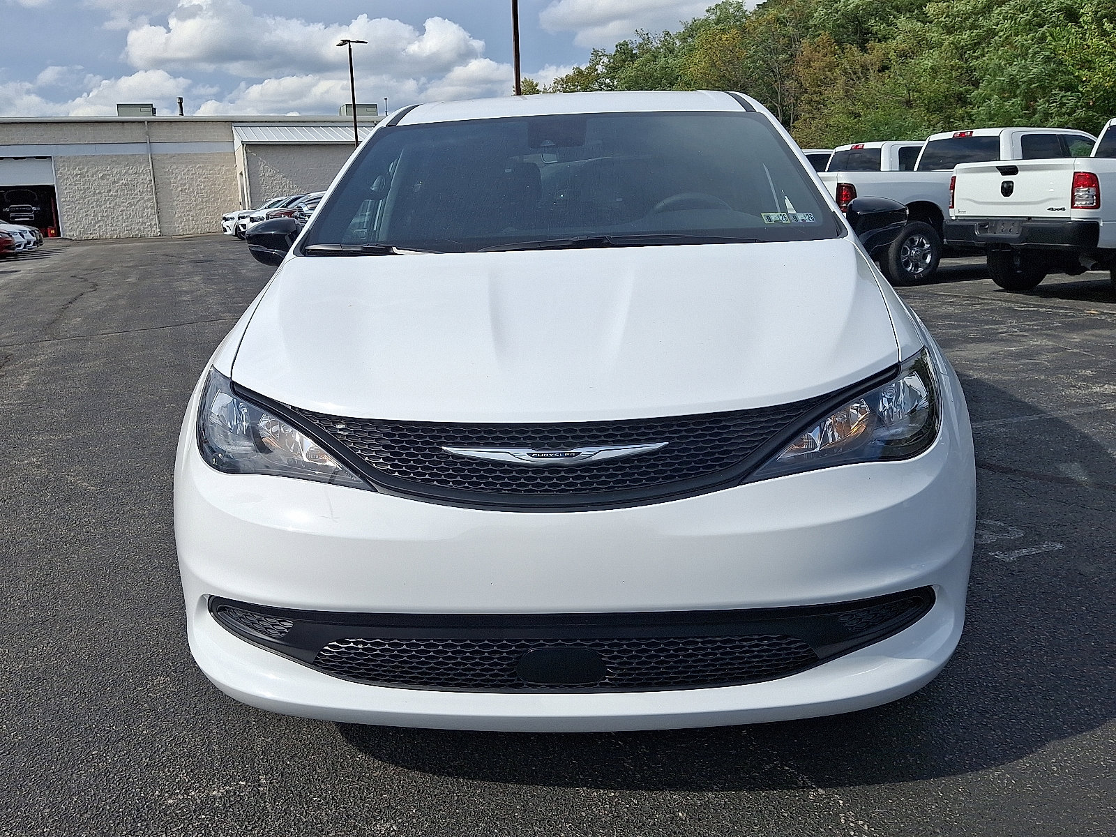 New 2026 Chrysler Voyager LX image 3