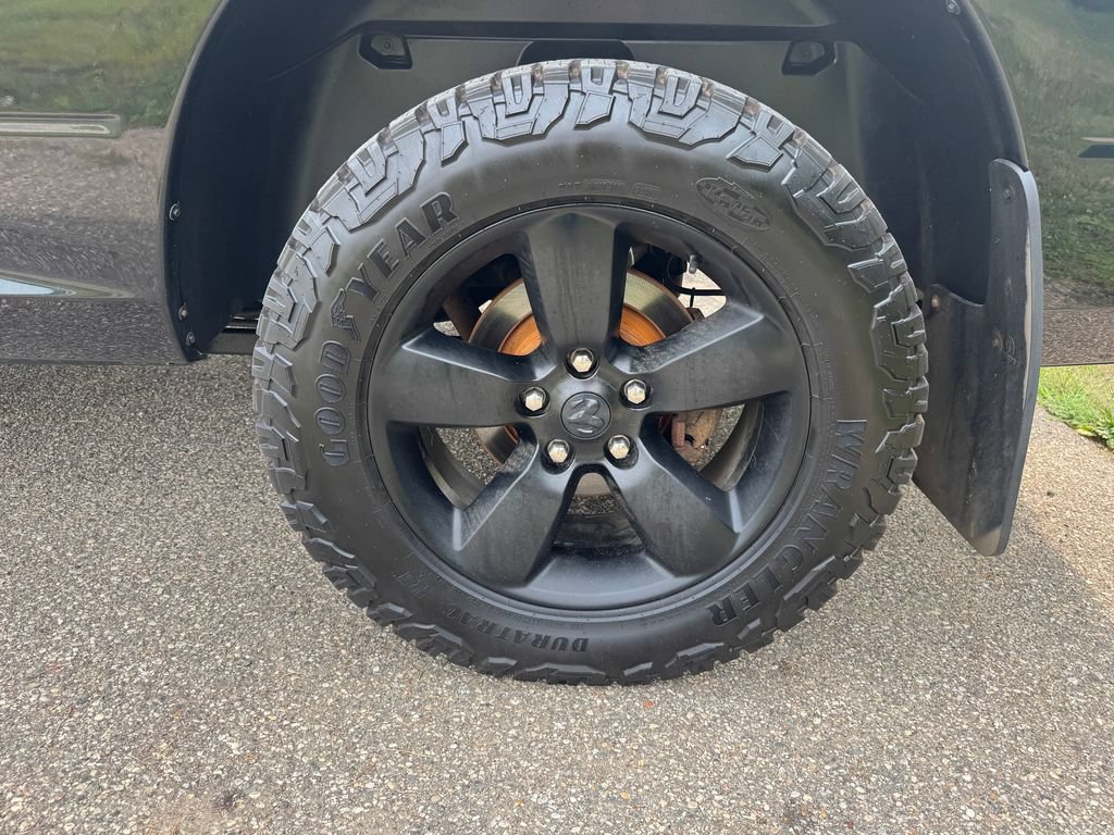 Used 2019 RAM 1500 Express w/ Wheel & Sound Group AWD/4WD image 28
