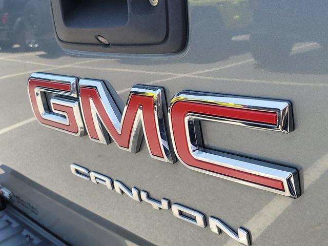 Used 2022 GMC Canyon AT4 AWD/4WD image 8