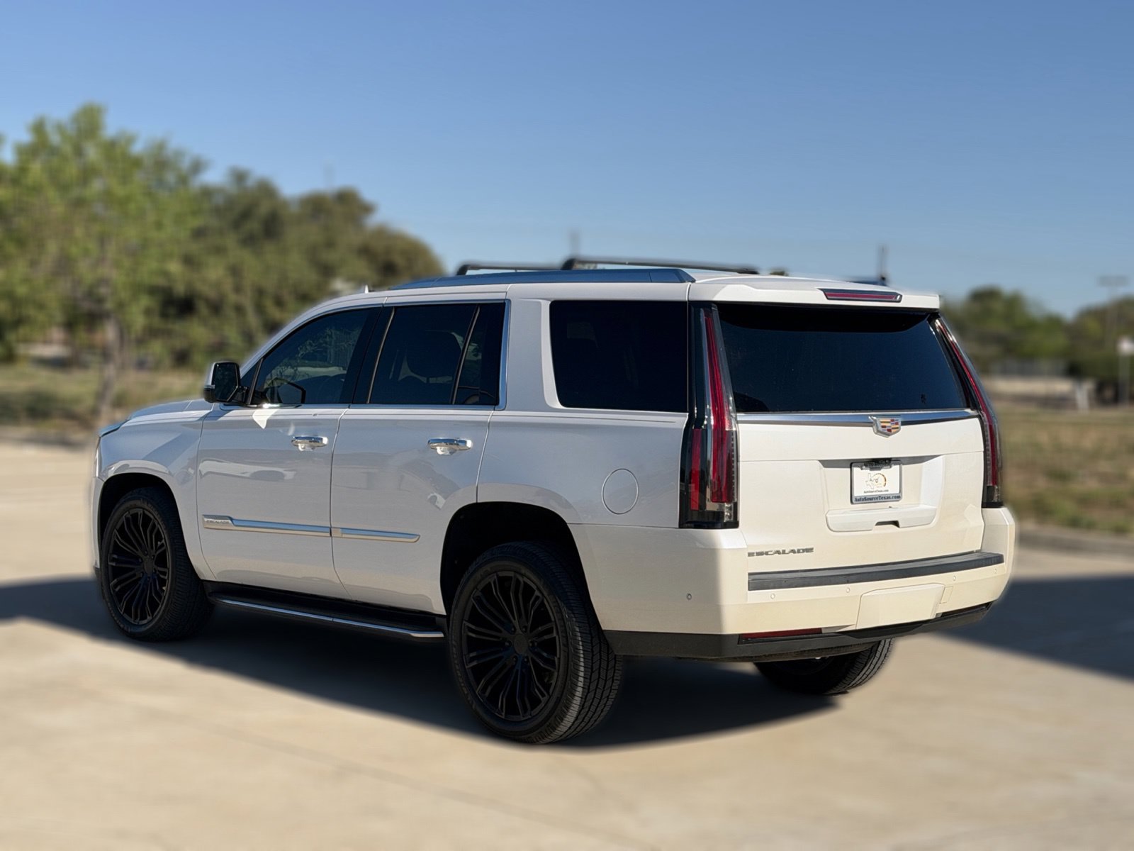 Used 2020 Cadillac Escalade Luxury RWD image 7