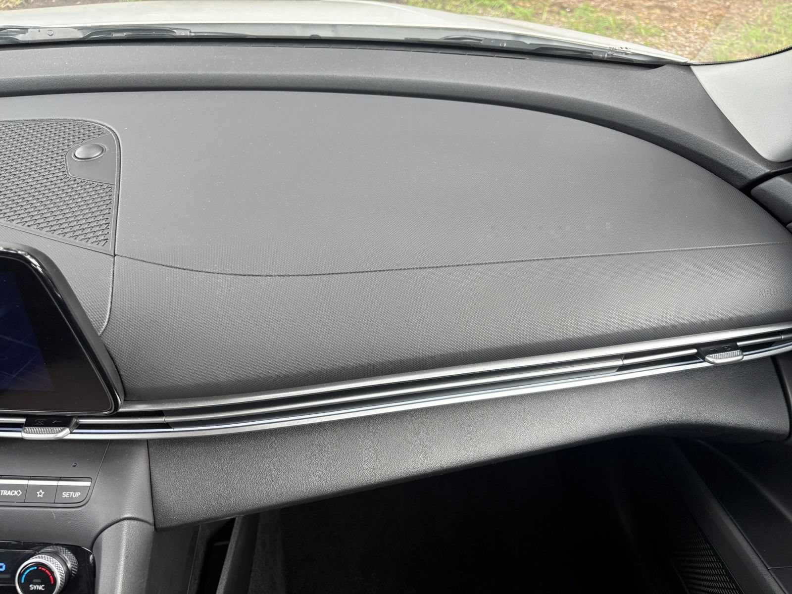 Used 2025 Hyundai Elantra SEL FWD image 38
