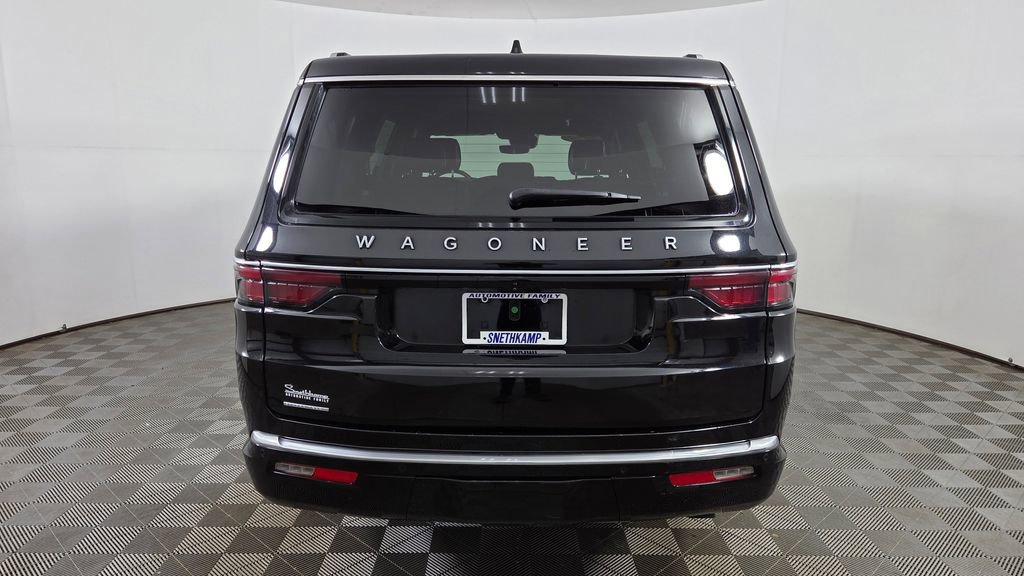 Used 2023 Jeep Wagoneer 4WD image 7