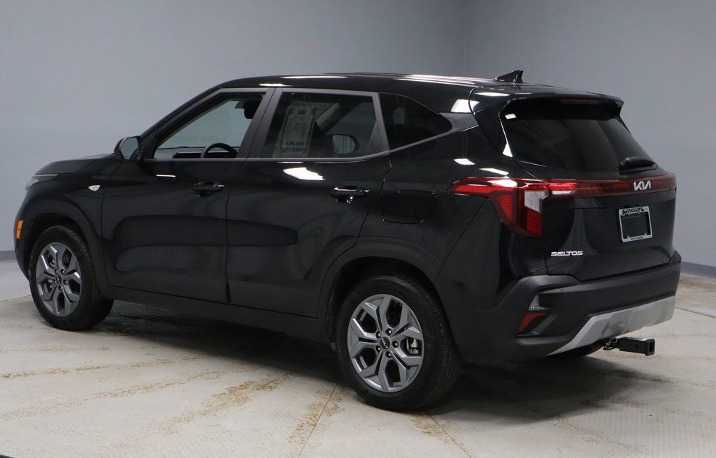 Used 2025 Kia Seltos LX image 8