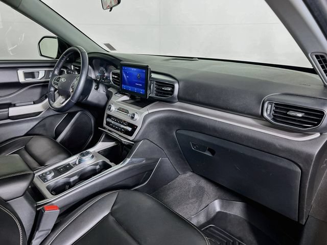 Used 2022 Ford Explorer XLT w/ Equipment Group 202A AWD/4WD image 40