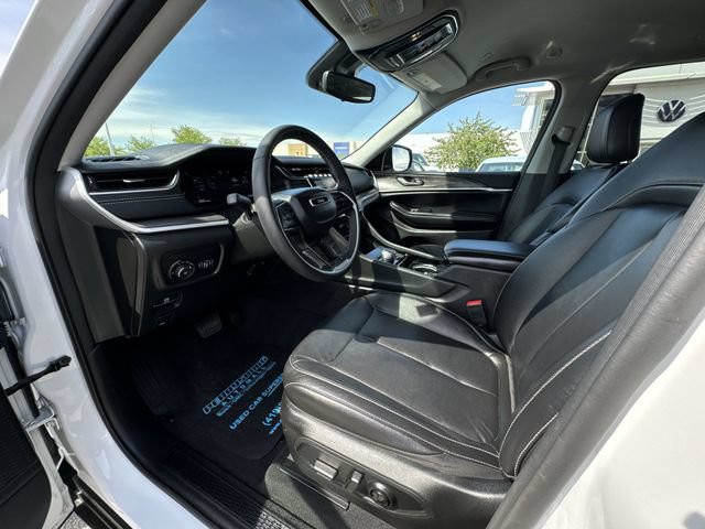 Used 2023 Jeep Grand Cherokee Limited AWD/4WD image 10
