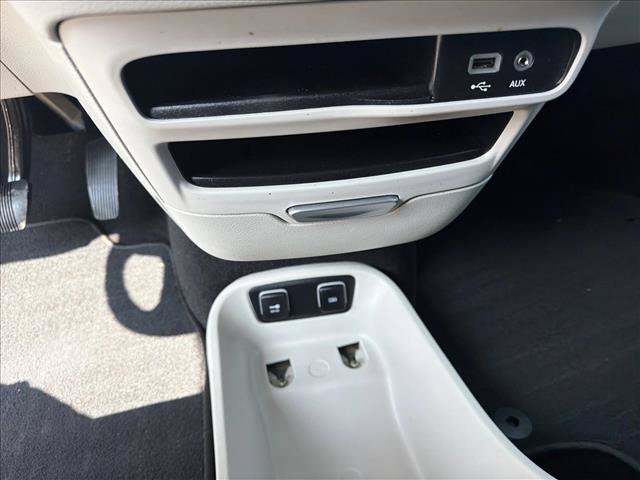 Used 2018 Chrysler Pacifica Touring Plus w/ Tire & Wheel Group FWD image 14