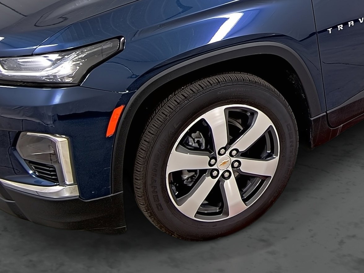 Used 2023 Chevrolet Traverse LT w/ LT Premium Package image 7