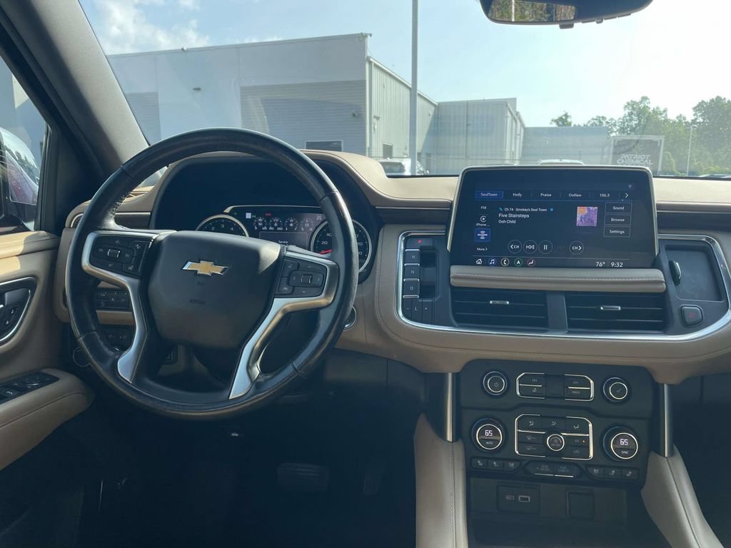 Used 2021 Chevrolet Tahoe Premier w/ Premium Package AWD/4WD image 16