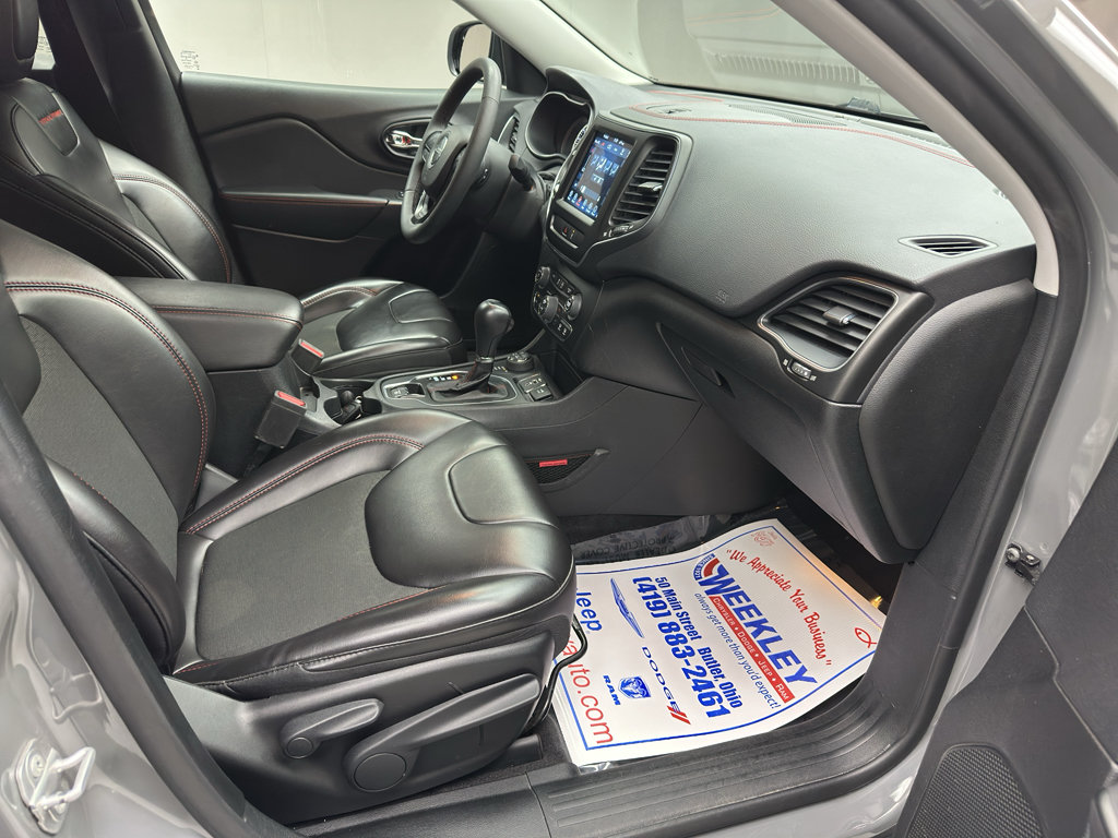 Used 2022 Jeep Cherokee Trailhawk AWD/4WD image 17