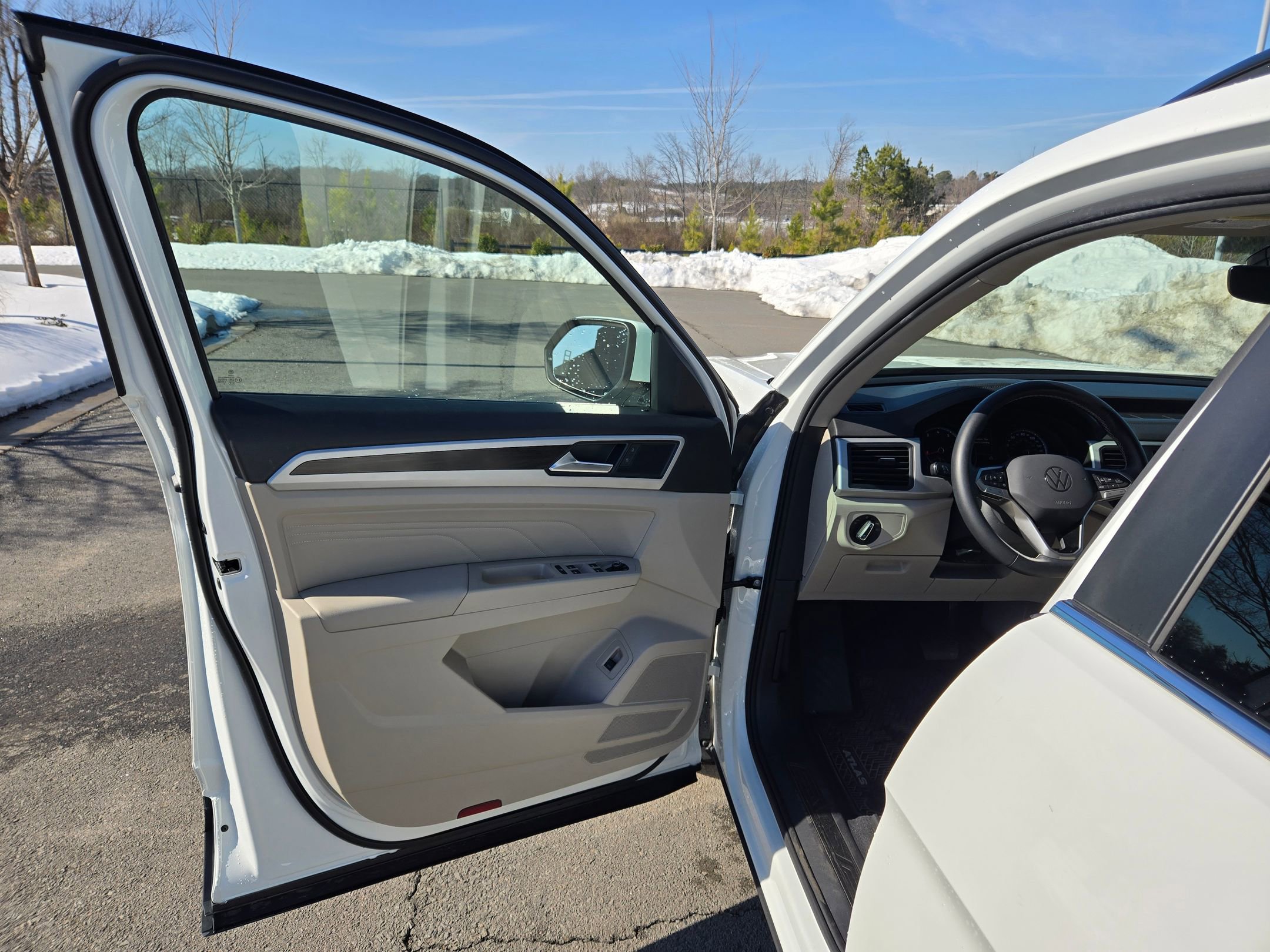 Used 2021 Volkswagen Atlas SE image 19