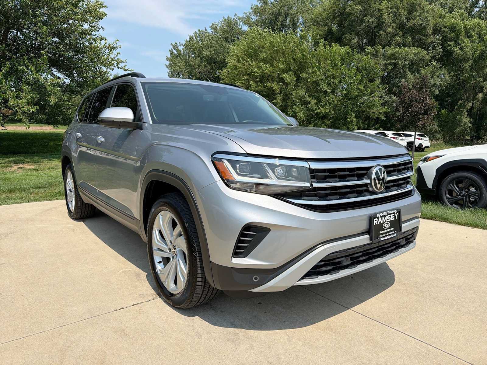 Used 2022 Volkswagen Atlas SE w/ Panoramic Sunroof Package AWD/4WD image 8