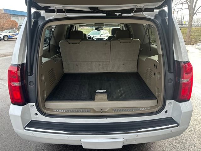 Used 2020 Chevrolet Suburban Premier AWD/4WD image 24
