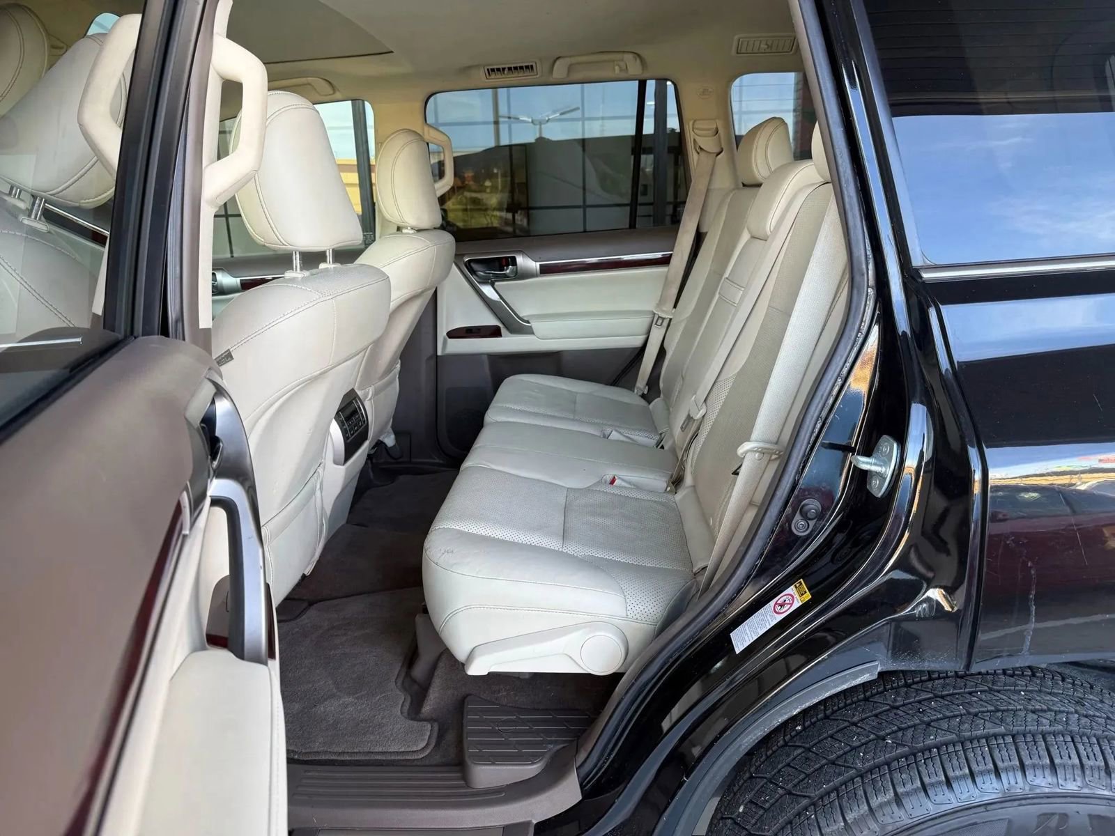 Used 2012 Lexus GX 460 w/ Comfort Plus Pkg image 24