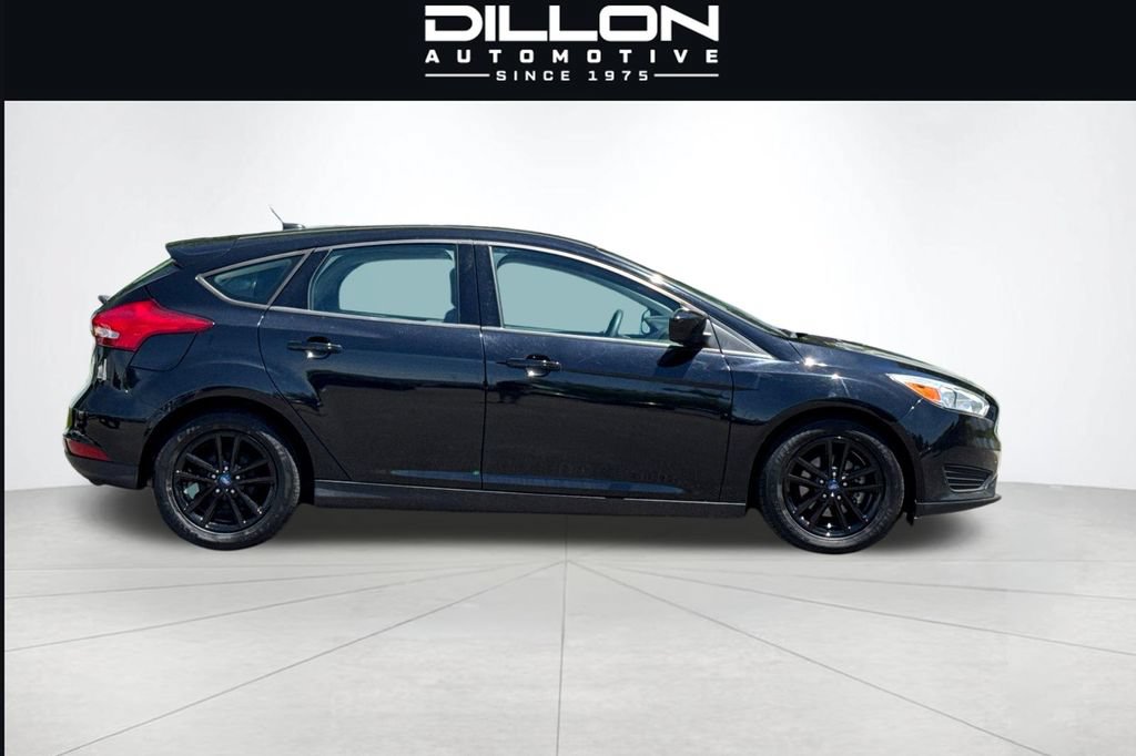 Used 2018 Ford Focus SE FWD image 3