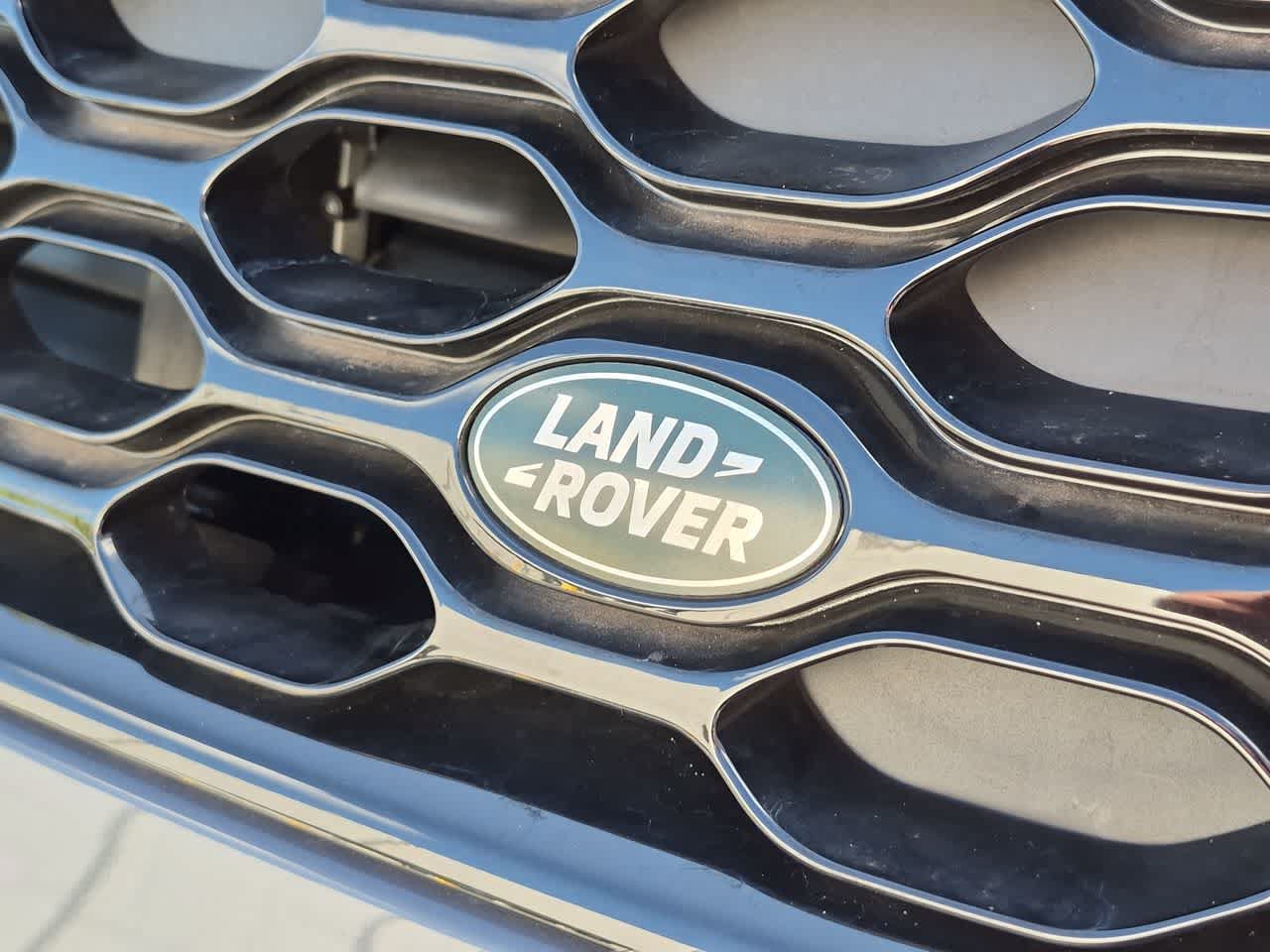 Certified 2025 Land Rover Discovery Dynamic SE AWD/4WD image 12