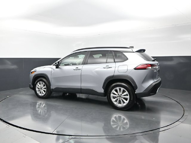 Used 2026 Toyota Corolla Cross LE FWD image 2