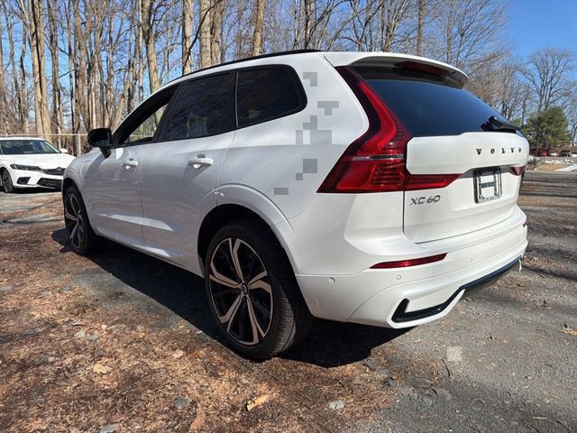 Used 2022 Volvo XC60 T8 R-Design w/ Advanced Package image 4