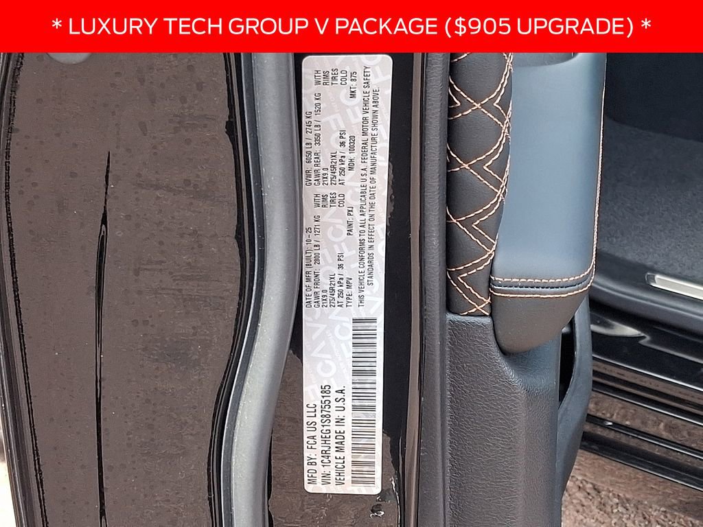 Used 2025 Jeep Grand Cherokee Summit w/ Obsidian Package image 26