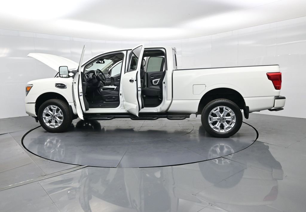 Used 2021 Nissan Titan SV w/ SV Convenience Package image 40