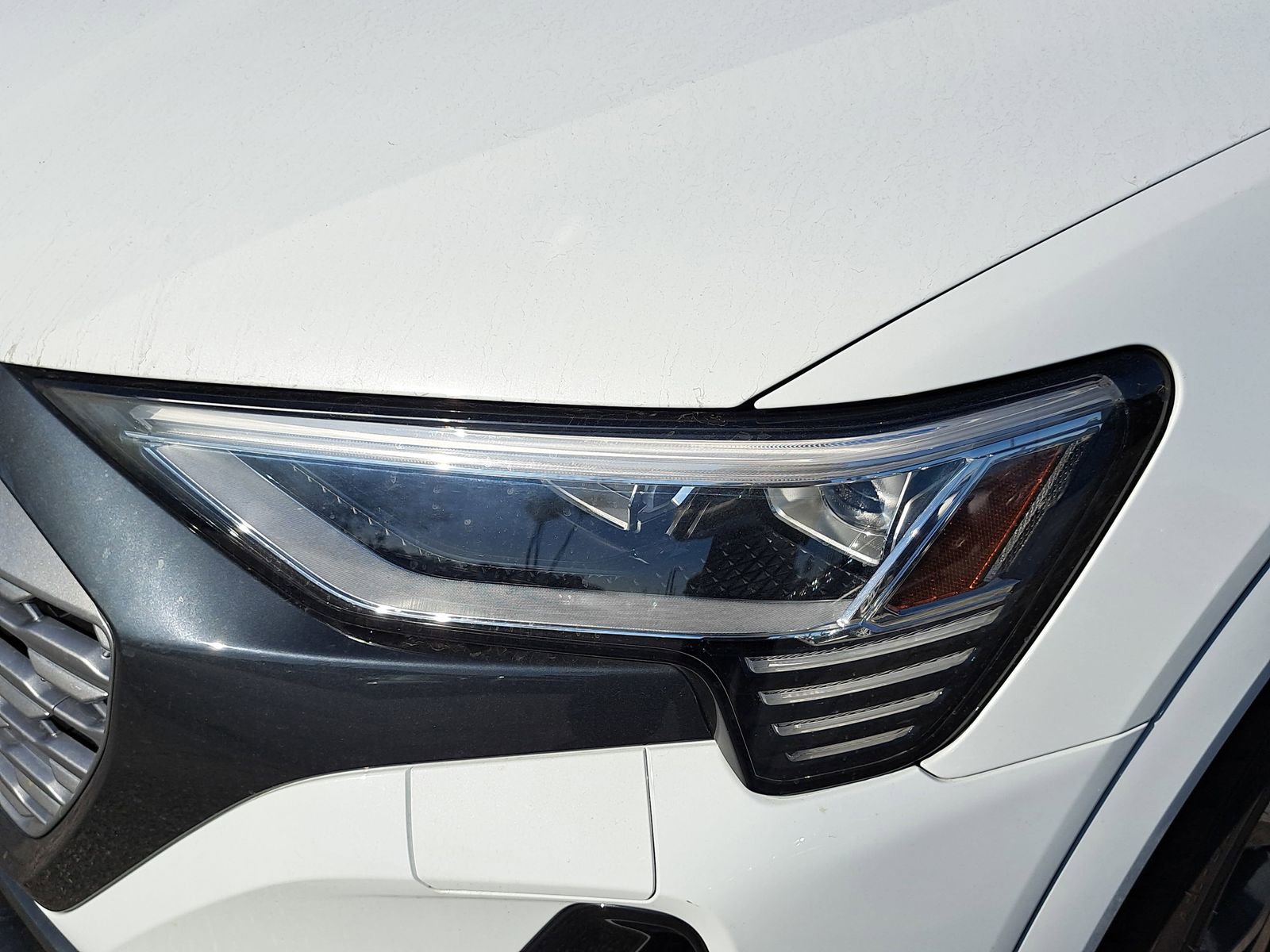 Used 2024 Audi Q8 e-tron Premium Plus w/ Premium Plus Package image 8