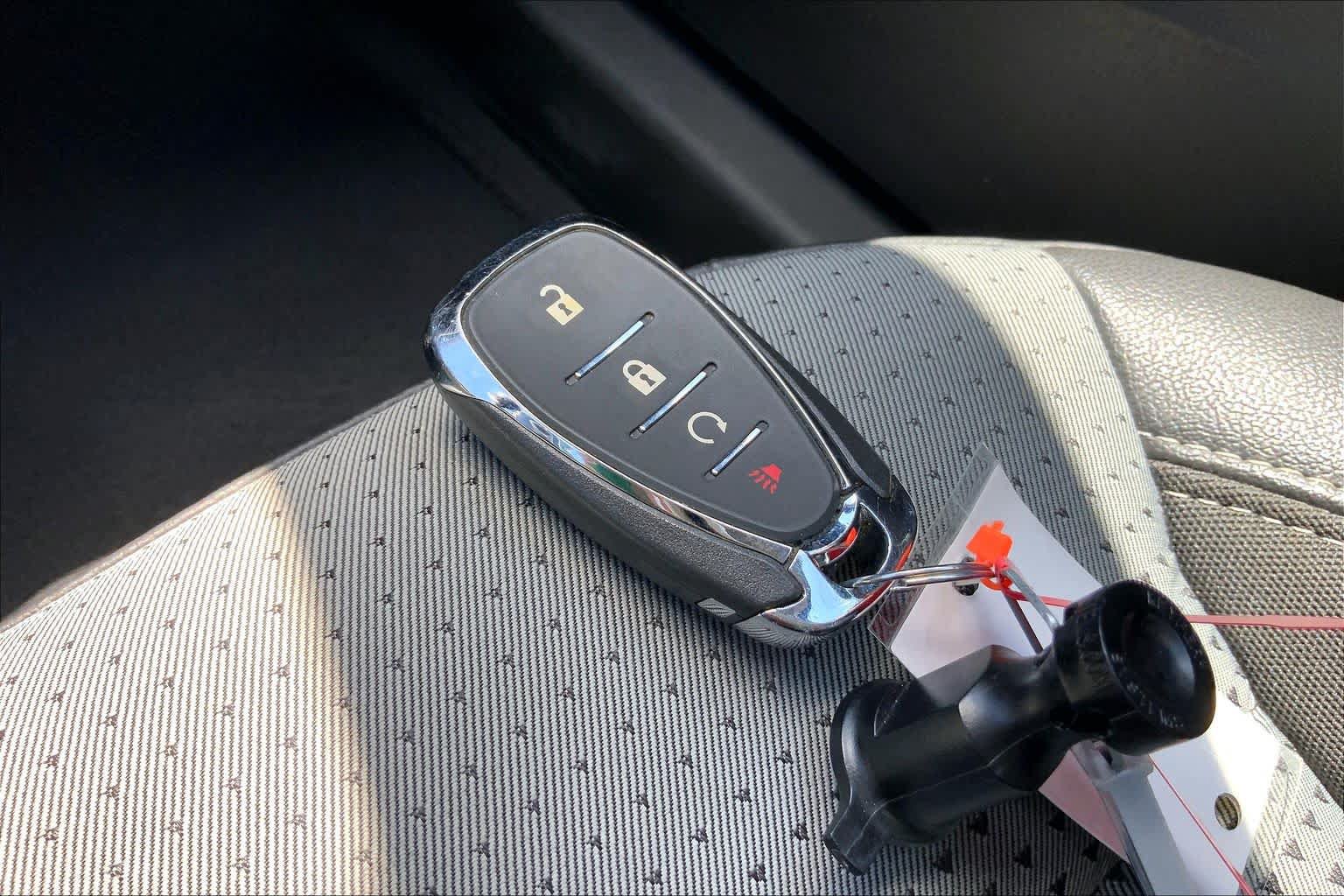 Used 2025 Chevrolet Trax LT FWD image 14