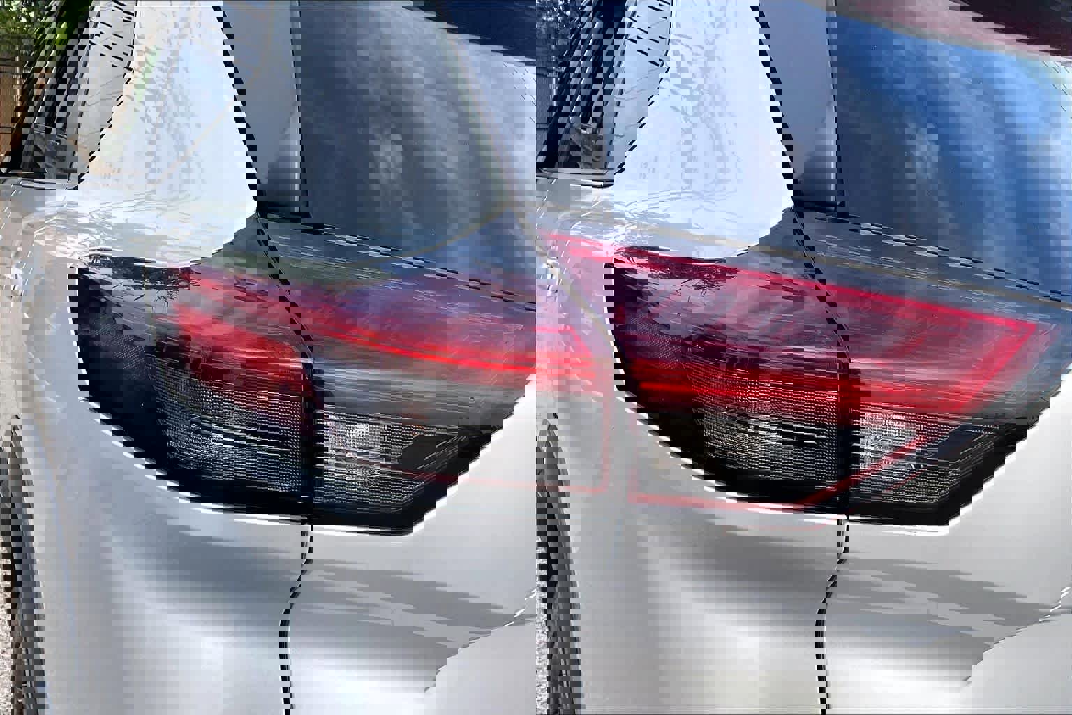 Used 2025 Nissan Rogue SV image 28