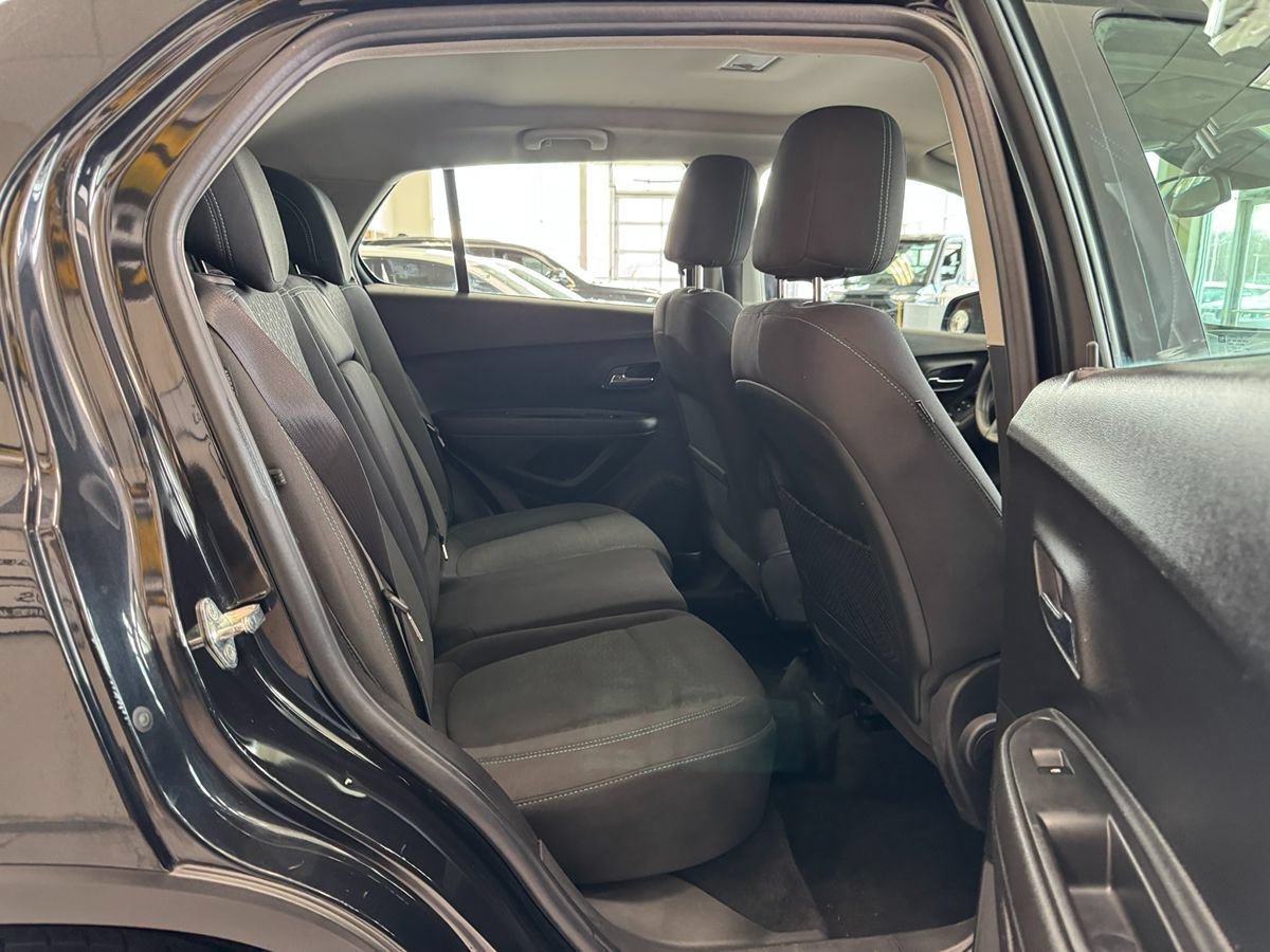 Used 2015 Chevrolet Trax LS FWD image 43