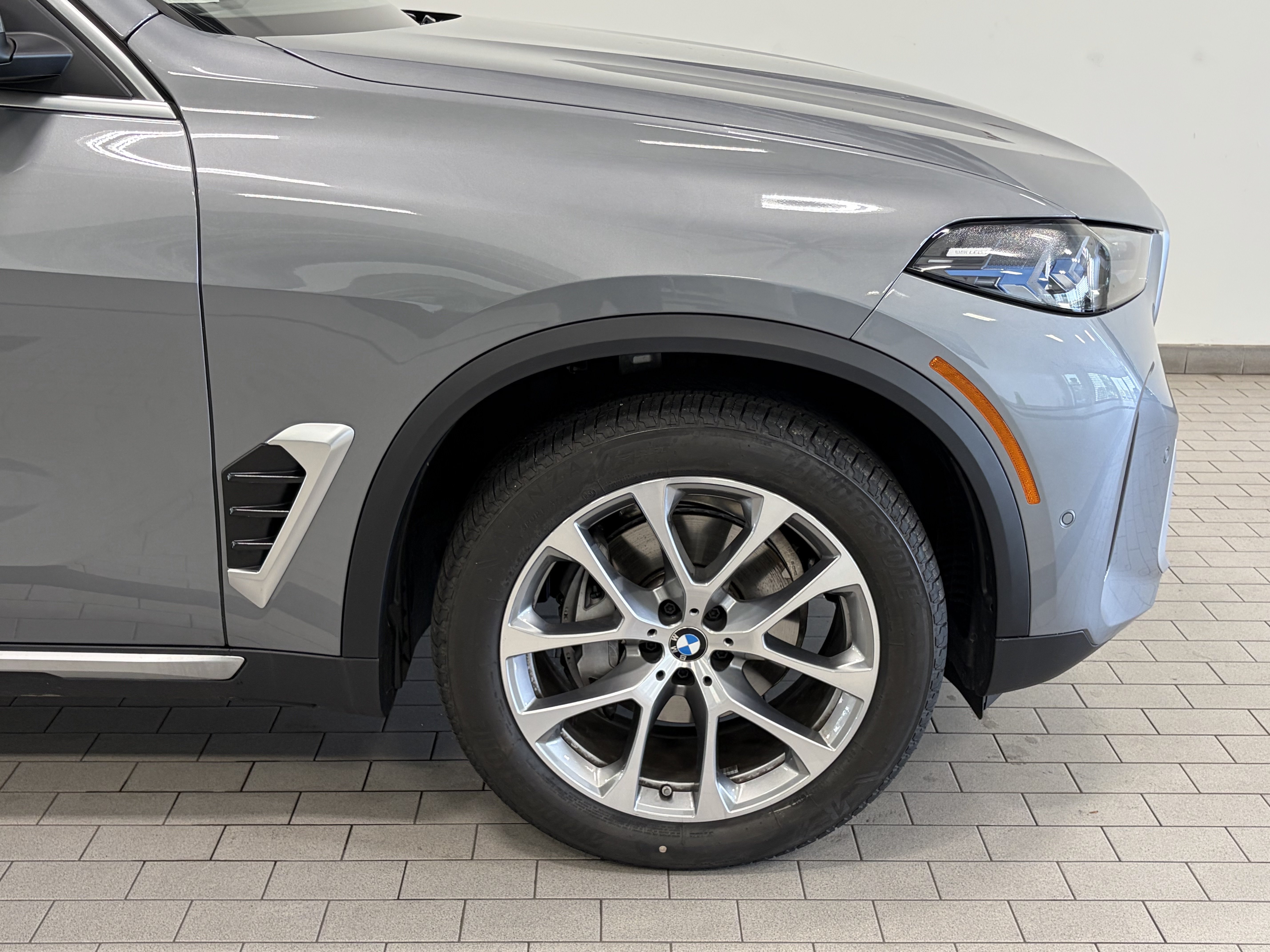 Used 2026 BMW X5 xDrive40i AWD/4WD image 4