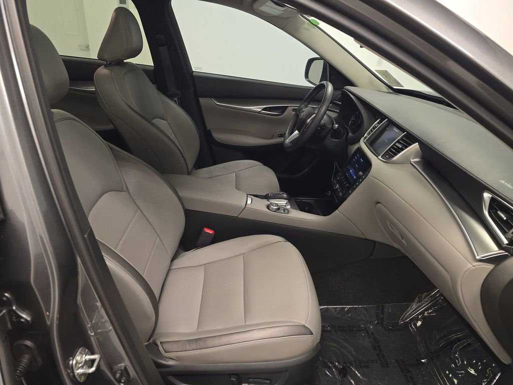 Used 2023 INFINITI QX50 Luxe FWD image 9