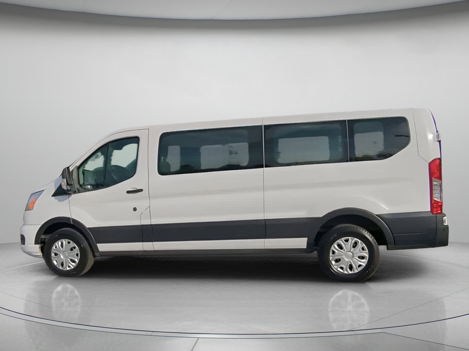 Certified 2022 Ford Transit 350 XLT image 16