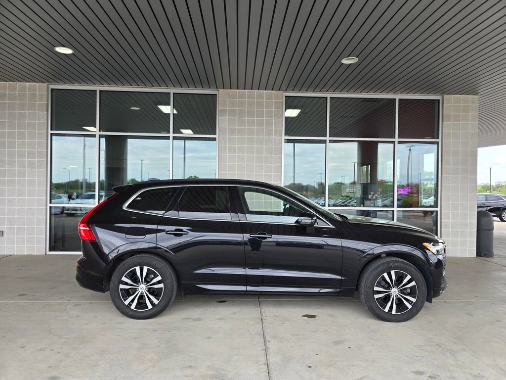 Used 2023 Volvo XC60 B5 Core AWD/4WD image 10